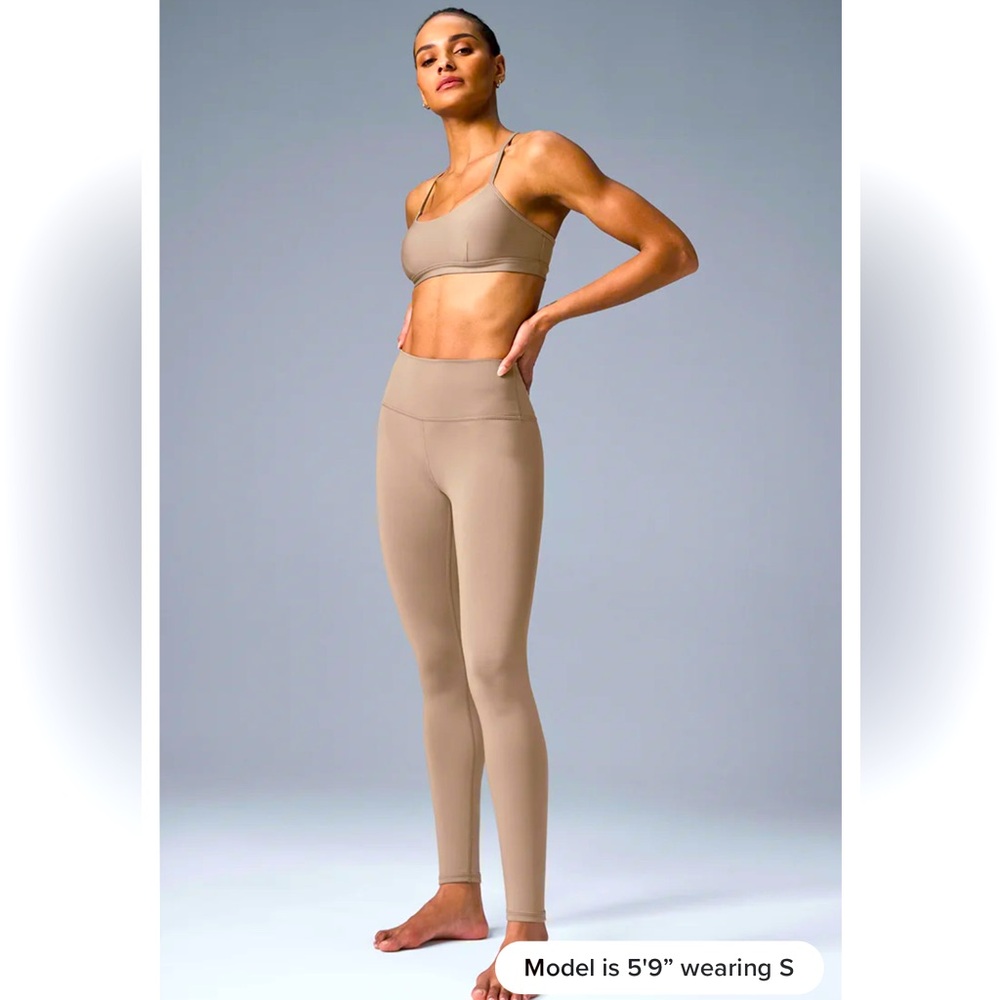 NWT! ☀️Alo 7/8 High Waist Airlift Legging☀️. Size Small. Color Gravel.
